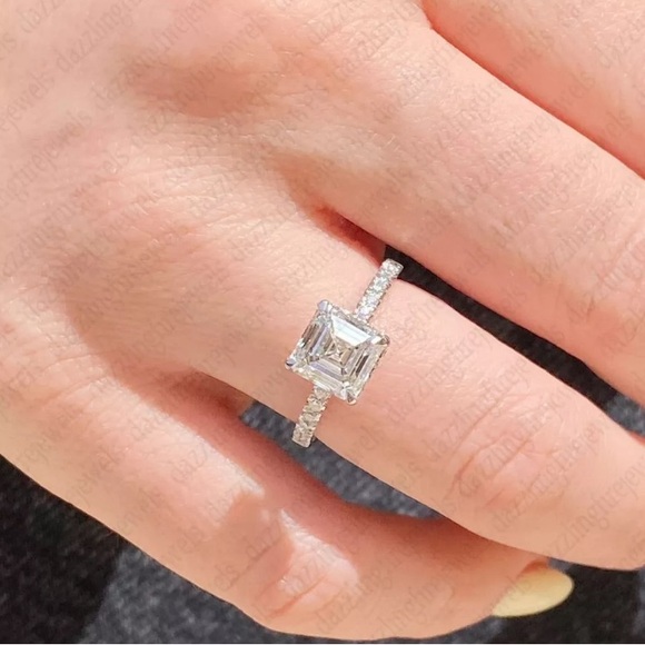 1.89 ctw Asscher cut hidden halo moissanite. 14 ct white gold plated - Picture 3 of 6